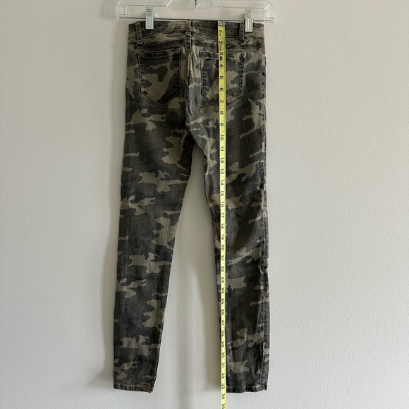 Camouflage Skinny Jeans - Picture 3 of 9